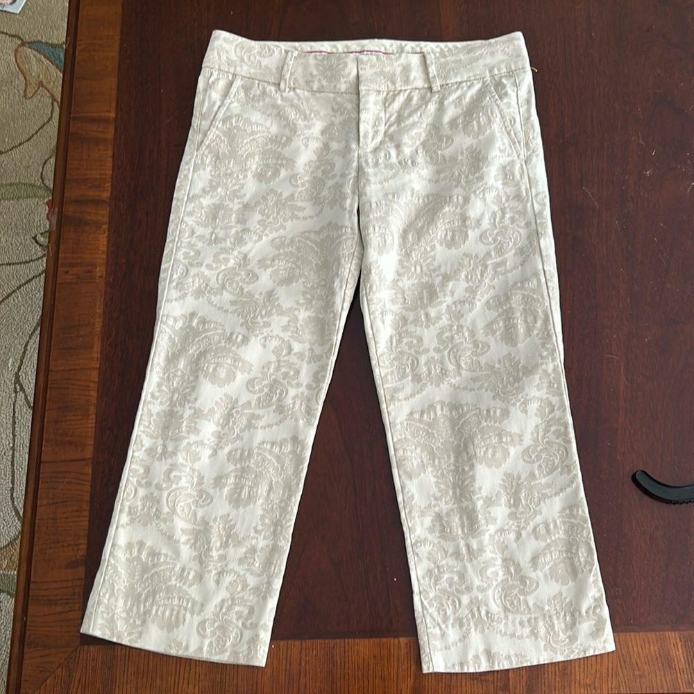 Vintage Juicy Couture off white damask print capris. Size 0. So cute! Pockets.